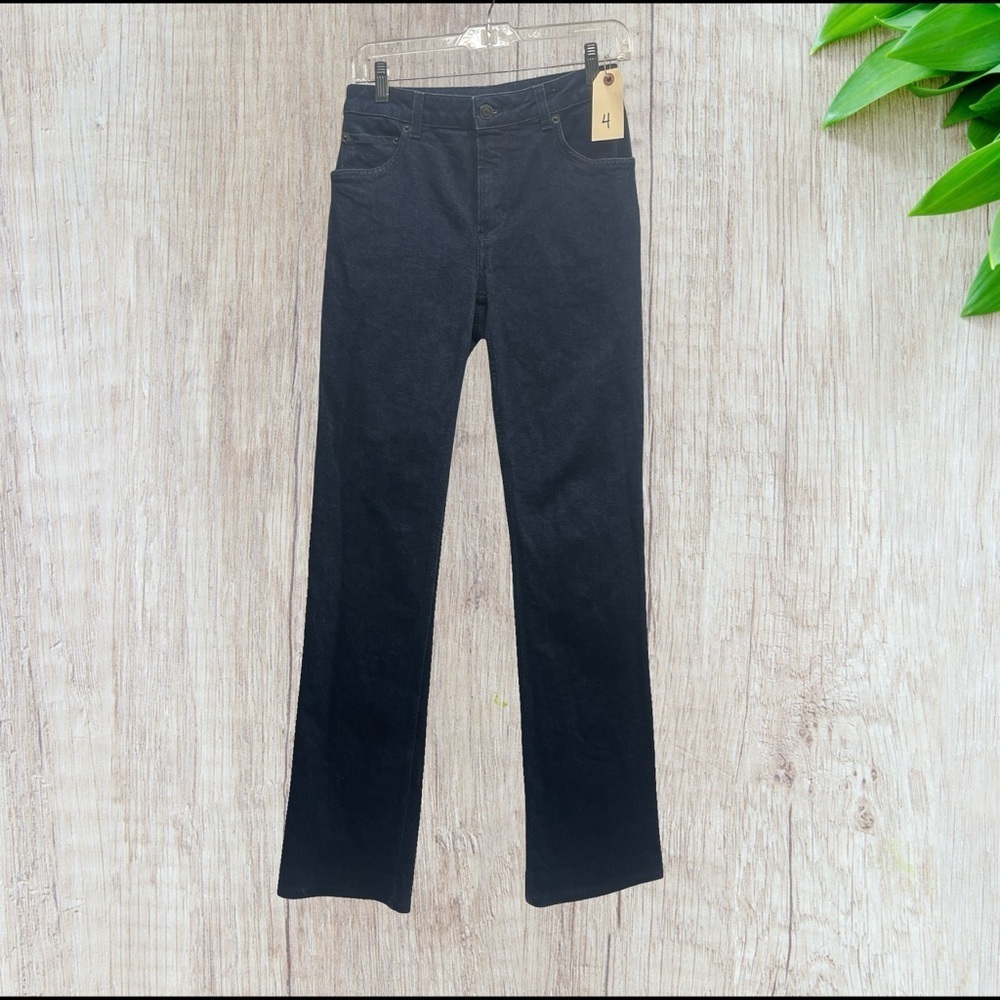 Italian Made TR Straight-Leg Jeans in size 4 - mint condition